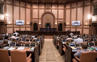 ސުޕްރީމް ކޯޓުން ސުމޯޓޯ ހިންގުން މަނާކުރަން ފާސްކޮށްފި