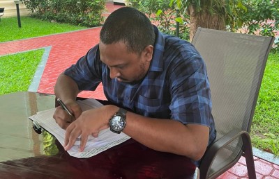 ނަޝީދު ވަކިކުރަން 54 ސޮއި، މާދަމާ މަޖިލިހަށް ހުށަހަޅަނީ!