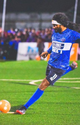 ފުޓްސަލްގެ ތާޖާއި ކިންގުގެ ޓައިޓަލް އަށްވުރެ ޝާކާގެ ހިތްތިރި