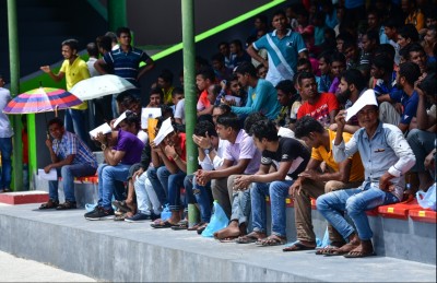 ބިދޭސީންގެ ޑިޓެންޝަން ސެންޓަރު އަލުން ހުޅުވައި، ލިޔުން ނެތް މީހުން ނަގަން ފަށައިފި