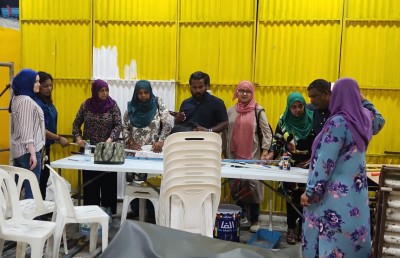 ޑިމޮކްރެޓްސް އިން ހަރުގެ ސާފުކޮށް ސިޔާސީ ހަރަކާތްތައް ފަށަން ތައްޔާރުވަނީ