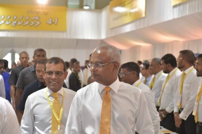 ފުރިހަމަ ލާމަރުކަޒީ ނިޒާމެއް އެކަށަ އެޅިއްޖެ: ރައީސް ނަޝީދު