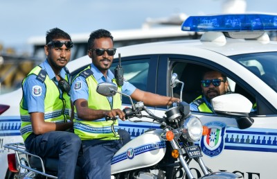 ހައްޖާޖީން ފުރާއިރު ތޮއްޖެހުން ކުޑަކުރުމަށް އެއާޕޯޓަށް އިތުރު ފުލުހުން ނެރެފި