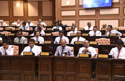 މާދަމާގެ އެޖެންޑާ: ގަރާރުތައް ދޫކޮށް، ކޮމިޓީތައް އެކުލަވާލުމާއި ސަރުކާރުން ފޮނުވި ބިލްތައް!