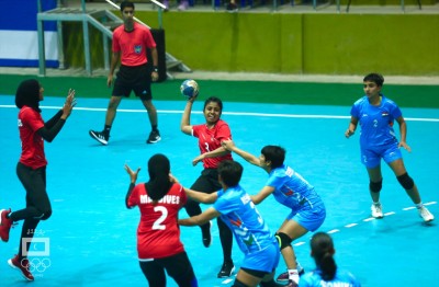 ސައުތު އޭޝިއަން ގޭމްސް: އިންޑިއާ އަތުން ރާއްޖޭގެ އަންހެން ހޭންޑްބޯލް ޓީމު ބޮޑު ތަފާތަކުން ބަލިވެއްޖެ