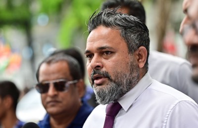 ޔާމީނަށް އަނިޔާކުރާ ކަމަށް ބުނެ އިދިކޮޅުގެ ލީޑަޝިޕުން ރައީސް އޮފީސް ދޮށަށް!