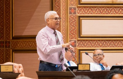 މަޖިލިސް ހިސޯރުކޮށްފައި އޮތުން ނިމުމަކަށް ގެނެވޭނީ ނަޝީދަށް ދައުވާކޮށްގެން: ޝަރީފް