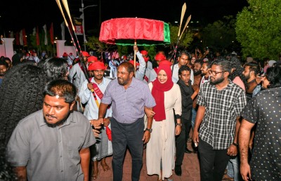 ވާދަވެރި ކެންޑިޑޭޓު ވެސް ކެމްޕޭން ކުރާނީ ސަރުކާރު ތެރެއިން؟