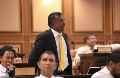 ބަރުލަމާނީ ނިޒާމުގެ ބިލާއެކު ހޫނު ޒުވާބެެއް