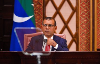މަޖިލިހުގައި އޮތީ މަރުތަޅު އެޅުވުމާއި މަރުފަލި ޖެހުން!