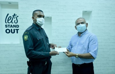 ފޭރުން ހުއްޓުވި ސެކިއުރިޓީ ގާޑަށް 50،000 ރުފިޔާ ދީފި