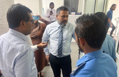 އިދިކޮޅުގެ ލީޑާޝިޕް އެޗުއާރުސީއެމްގައި ތިބޭތާ 5 ގަޑިއިރު!