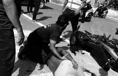 ހުޅުމާލޭގައި ބަހަކާއި ސައިކަލެއް ޖެހި މީހަކަށް ވަރަށް ބޮޑަށް އަނިޔާވެއްޖެ