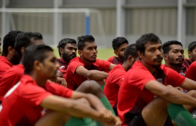 ފްލައިޓް ކެންސަލްވުމުން ލަންކާގައި ގައުމީ ޓީމު ކޭމްޕްކޮށްފި، ބެންގަލޫރަށް ދާނީ މާދަމާ