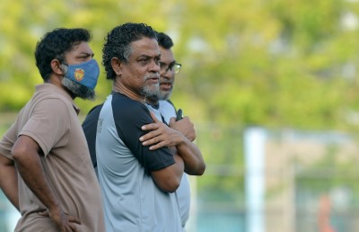 ޔުނައިޓެޑް ވިކްޓްރީގެ ކޯޗިން ޓީމަށް ސާންތީ އެހީވަނީ