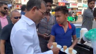 ރައީސް ނަޝީދާއެކު މަޖިލީހުގެ މެމްބަރުން ދިއްލީ ބާޒާރުގައި "ޗާއި" ބޮއެ، ދުފަނީ