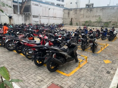 ވެހިކަލްތަކުން މާލެ ފުރި ޕާކް ކުރާނެ ތަނެއް ނެތް: މޭޔަރު ޝިފާ