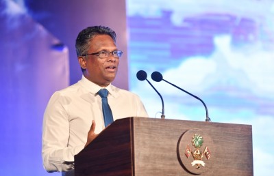 ފަސް ބިލިއަން ރުފިޔާގެ މަޝްރޫއު ލިބިފައި އެބަހުރި، އަމާޒަކީ 3 ބިލިއަންގެ އާމްދަނީއެއް: އާޒިމް