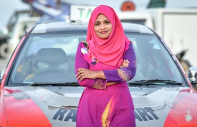 އަންހެން ޓެކްސީ ޑްރައިވަރަށް މިފަހަރު އެހީވީ މަހްލޫފް
