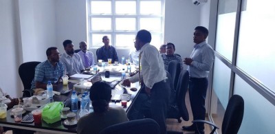 މެންބަރުން ދީބާޖާގެ ވެރިންނާ ބައްދަލުކުރީ މަޖިލިސް ކެމްޕޭން ތެރޭ، ބަދަލާ ގުޅުމެއް ނެތް