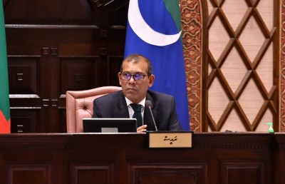 ދައުރު ދަންމާލަން އެދުމުން ނަޝީދު އިޖާބަނުދެއްވައި މަޖިލިސް ޗުއްޓީއަށް