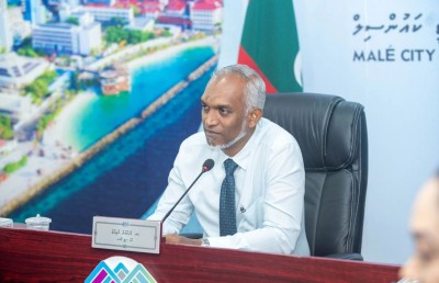 މޭޔަރުގެ ގިނަ ބާރުތައް މުއިއްޒު އަމިއްލަ އަށް ދޫކޮށްލައްވައިފި