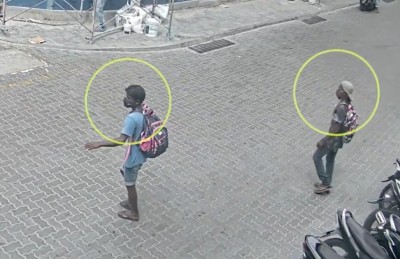 ރޯމާ ދުވާލު އެ ދިޔައީ ކެފޭގެ ބިތްގަނޑު ވަގަށް ނަގައިގެން