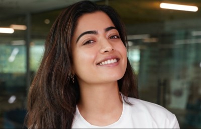 ޒާތީ މައްސަލައެއްގައި ރަޝްމިކާގެ މެނޭޖަރު ވަޒީފާއިން ވަކިކޮށްފި