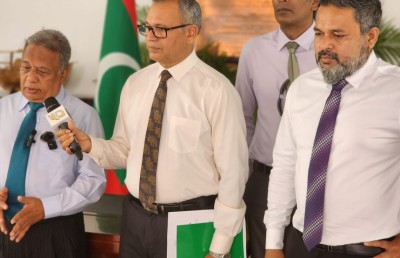 ރިޔާސަތާ ހަވާލުވެ ޖަލްސާތައް ފަށައިދޭން ނަޝީދުގެ ކިބައިން އިދިކޮޅުން އެދިއްޖެ
