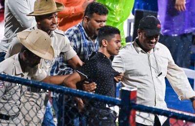 ކްރިކެޓަށް މަރުދޭ އިންޑިއާގައި ފުޓްބޯޅަ ތަރިއަކަށް އޮތް އަދަޔާހިލާފް ލޯތްބެއް