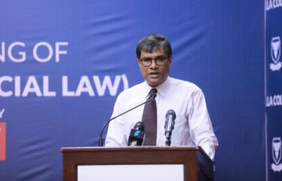 ކޮމާޝަލް ލޯ ގެ މާސްޓާސް ޑިގްރީއެއް ވިލާ ކޮލެޖުން ތައާރަފުކޮށްފި