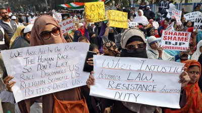 އުއްތަރަ ޕްރަދޭޝްގައި މުޒާހަރާ ކުރާ މީހުންގެ މުދާތައް ނަގާނެ ކަމުގެ އިންޒާރުދީފި