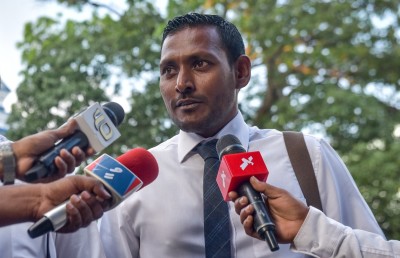 ދުވާފަރު ކައުންސިލަރުންގެ މައްސަލާގައި ޕީޖީގެ ޖަވާބު: "އޯގާތެރިވާން ޖެހޭ"