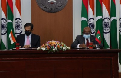 މާލެ-ވިލިމާލެ ބްރިޖު މަޝްރޫއަށް އިންޑިއާ އިން ހިލޭ އެހީދިނުމުގެ އެމްއޯޔޫއެއްގައި ސޮއިކޮށްފި