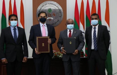 މާލެ-ވިލިމާލެ ބްރިޖު މަޝްރޫއަށް އިންޑިއާ އިން ހިލޭ އެހީދިނުމުގެ އެމްއޯޔޫއެއްގައި ސޮއިކޮށްފި