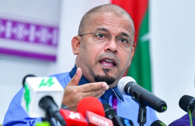 ސިޔާސީ ޕާޓީތަކަށް ފައިސާ ދޫނުކުރެވެނީ ބަޖެޓް ތާށިވެގެން: ޝަރީފް