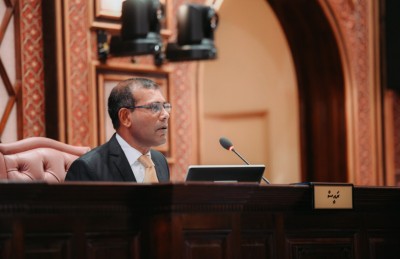 ނަޝީދު ވިދާޅުވަނީ ނާޖާއިޒު ފައިދާއާ ހެދި އާސަންދަ ބޮޑު ބުރަޔަކަށް ވެއްޖެކަމަށް