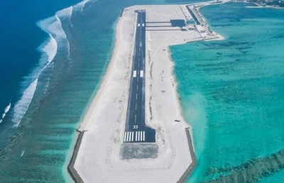 އިހަވަންދިއްޕޮޅަށް ބޮޑު އުފަލެއް؛ އަތޮޅުގެ ފުރަތަމަ އެއާޕޯޓަށް ޓެސްޓް ފްލައިޓް ޖައްސައިފި