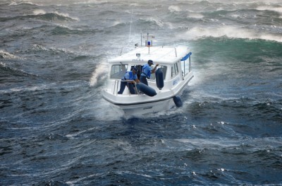 މަހިބަދޫއަށް ދިޔަ ދޯންޏެއް އަޑިއަށް، މީހުން ސަލާމަތްކޮށްފި