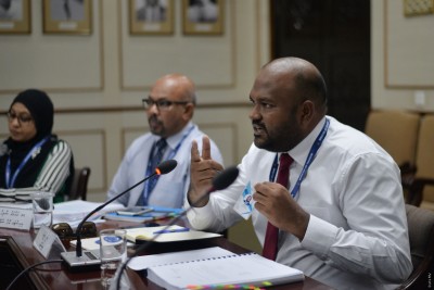 ޓީމުން ބުނާ ފަދަ ލިޔުމެއް ނުދޭނެ ކަމަށް ޓޫރިޒަމް މިނިސްޓަރު ވިދާޅުވެއްޖެ
