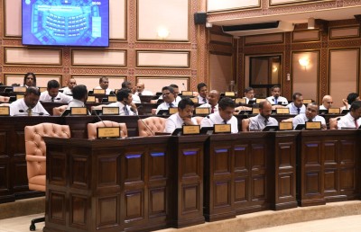 ޖަލްސާ ބާއްވާކަން އެނގުމާއެކު މެމްބަރުންނަށް އެންގިން: މަޖިލީހުގެ އިދާރާ