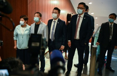 ހޮންކޮންގެ ގާނޫނު ހަދާ މަޖިލީހުގެ އިދިކޮޅު މެންބަރުން އިސްތިއުފާ