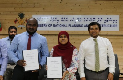 ހަތް ރަށެއްގައި ފެނާއި ނަރުދަމާ އަޅަން ޑިޒައިންތައް ތައްޔާރުކޮށްދޭނެ ބަޔަކު ހޯދަނީ