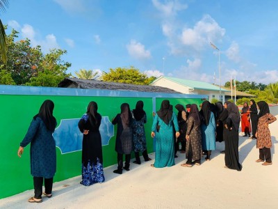 މި ސުކޫލުތައް ތަފާތު: ކުލަލާން ނިކުތީ ދަރިވަރުންނާއި މުވައްޒަފުން