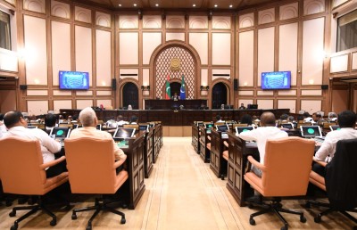 ނަޝީދާއި ޗެކުމާކު ރަޝީދު އެމްޑީޕީން ވަކިވެފައިވާތީ ކޮމިޓީ ނިސްބަތަށް ބަދަލުގެންނަން ޖަލްސާ ނިންމާލައިފި