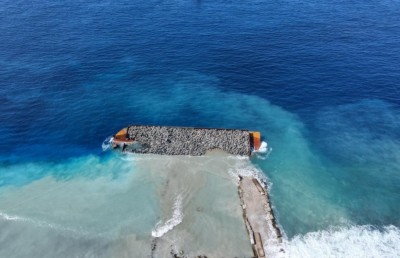 ފަރަށް ނާރާ ކަމަށް ބުނެ އޮޅުވާލައި، އެމްއެމް އެކްސްޕޯޓްގެ ބާޖް ފިލައިފި