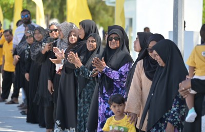 ސިޔާސީއެއް ނޫން، މި ރަށްރަށުން ބޭނުމީ އަސާސީ ހިދުމަތްތައް!