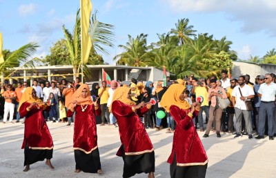 ސިޔާސީއެއް ނޫން، މި ރަށްރަށުން ބޭނުމީ އަސާސީ ހިދުމަތްތައް!