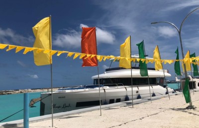 ރައީސް ކެމްޕޭން ދަތުރުކުރައްވަނީ އެމްޑީޕީން ކުއްޔަށް ހިފި ލޯންޗެއްގައި