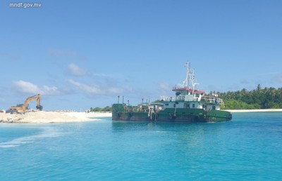 ކޮމަންޑު އަށް ތެޔޮ އަންލޯޑް ކުރަނިކޮށް ހިނގި ހާދިސާއެއްގައި އެފްއެސްއެމްގެ ބޯޓެއް އަޑިއަށް ދަނީ